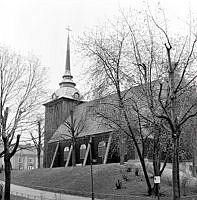 Allhelgonakyrkan i Helgalunden. Exteriör av kyrkan.