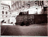 Terassmur framför nordvästra fasaden av Generalstabens hus, Birger Jarls Torg 10