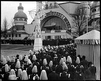 Oscar II öppnar Allmänna konst- och industriutställningen på Djurgården den 15 maj 1897