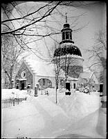 Solna kyrka, vintertid.
