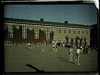 Utegymnastik vid Norra kommunala mellanskolan (senare Fridhemsplans gymnasium) vid Drottningholmsvägen.