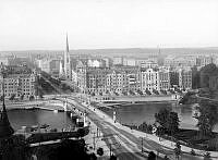 Utsikt från Nordiska Museet över Djurgårdsbron och Narvavägen.