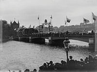 Skeppsholmsbron dekorerad vid franske presidenten Armand Fallières besök i Stockholm 24 juli 1908.