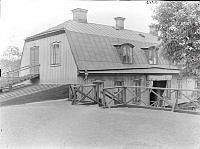 Surbrunnsgatan 45, exteriör. Arthur Hazelius fördelsehem, byggnaden senare flyttad till Skansen.