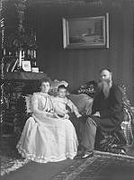 Amerikanske ministern och författaren William Widgery Thomas med fru och barn.