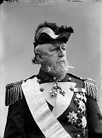 Porträtt av Oscar II i amiralsuniform.