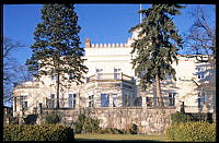 Djurgården. Oakhill, Djurgårdsvägen 174. Italienska ambassaden. Södra fasaden.