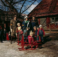 Barn och personal i parkleken vid Saltmätargatans förlängning i Observatorielunden.