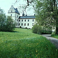 Tyresö Slott; sydöstra fasaden sedd från slottsparken.