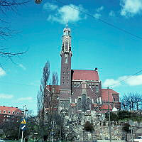 Engelbrektskyrkan. Södra fasaden sedd från Karlavägen.