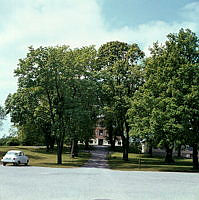 Stora Ängby Allé västerut mot slottet Stora Ängby.