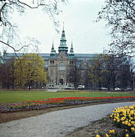 Nordiska Museet; östra fasaden sedd från Lusthusporten.