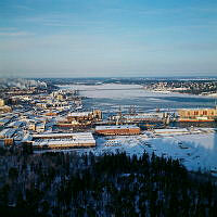 Utsikt från Kaknästornet åt norr mot Frihamnen och Lilla Värtan.