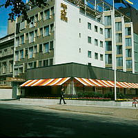 Nybyggda Park Hotel, Karlavägen 43.
