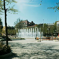 Fontäner i Kungsträdgården sedda från parkens nordöstra hörn.