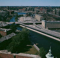 Utsikt från Stadhustornet mot Klarastrandsleden, Klara Sjö och vidare norrut. Bangårdsposten till höger i bild.