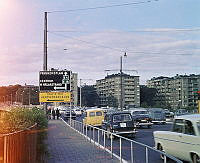 Trafikbild från Västerbron, från Västerbroplan norrut till Drottningholmsvägen. Genomfartstrafik på E 4 och E 18.