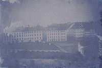 Utsikt från Slussen mot Kornhamnstorg och Slussplan, fotograferat mellan 1856-1863. Pappersnegativ, så kallade kalotyper.