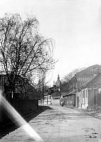 Tjärhovsgatan västerut från Erstagatan 1895.