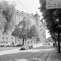 Fredrikshovsgatan 4 och 2 vid Narvavägen.