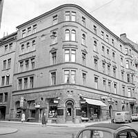 Styrmansgatan 11-11A t.h. och Riddargatan 33.