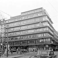 Sturegatan 10 t.v. med Hotell Eden och Humlegårdsgatan 24 t.h..