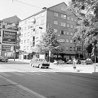 Hörnet av Sturegatan 19 och Östermalmsgatan 54 t.h.