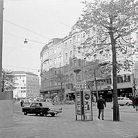 Stureplan 2 t.v. och Birger Jarlsgatan 18 t.h..