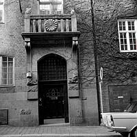 Portal och del av fasad till Baldersgatan 3.