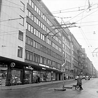 Linnégatan 1 - 5 vid Brahegatan.