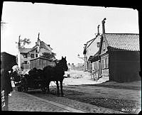 Pärlstickaregränden från Tulegatan. Husen revs och gatan försvann 1904.