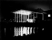 Utställningskommissariatet på Stockholmsutställningen i nattbelysning. Utställningen pågick maj- september 1930.