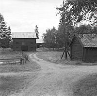 Magasinsbyggnad i Akalla by på Järvafältet.