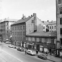 Folkungagatan 64 - 66, gatufasader. Längst t.v. hörnet Östgötagatan - Folkungagatan.