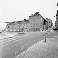 Stadsmuseets byggnad sedd från Södermalmstorg. T.h. Götgatsbacken.