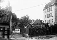Kungsholms Kyrkoplan söderut. Huset t.v. ligger vid Solvisargränd 1.