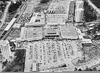 Flygbild av Farsta centrum vid invigningen 23 oktober 1960.