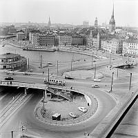 Utsikt över Slussen mot Gamla Stan med Kornhamnstorg.