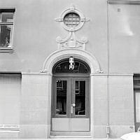 Portal på Birkagatan 19.