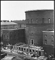 Stockholms stadsbibliotek, Sveavägen 73/Odengatan 55. Tillbyggnad mot väster under uppförande.