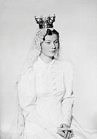 Porträtt av kvinna i brudklänning, Ullman.