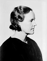 Porträtt av Edith Unnerstad, författare.