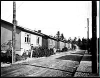 Rökstensvägen vid kvarteret Skifferdolken i Ängbys småstugeområde