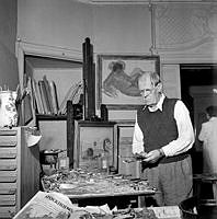 Konstnären Carl Kylberg i ateljén i sitt hem.