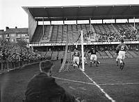 Fotbollsmatch mellan AIK och Everton.