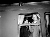 Kronprinsparet reser till Sofiero med tåg.