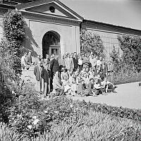 Prins Eugens väg 6. Riksförbundet svensk trädgårdsungdom öppnade sitt sommarting med ett besök på Waldemarsudde.