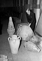 Etnografiska museet. Afrikasamling av ler/keramikgods.
