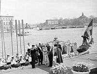 Logårdstrappan. Drottning Juliana av Nederländerna välkomnas till Stockholm av Gustaf VI Adolf och Drottning Louise.