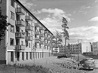 Hässelby Strand. Fyrspannsgatan 143-149, Strandliden 4-8, Strandliden 54-56.